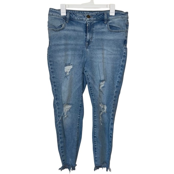 Maurices Women’s High Rise Jeans Distressed Skinny Light Wash Size 14W Regular - Picture 1 of 9